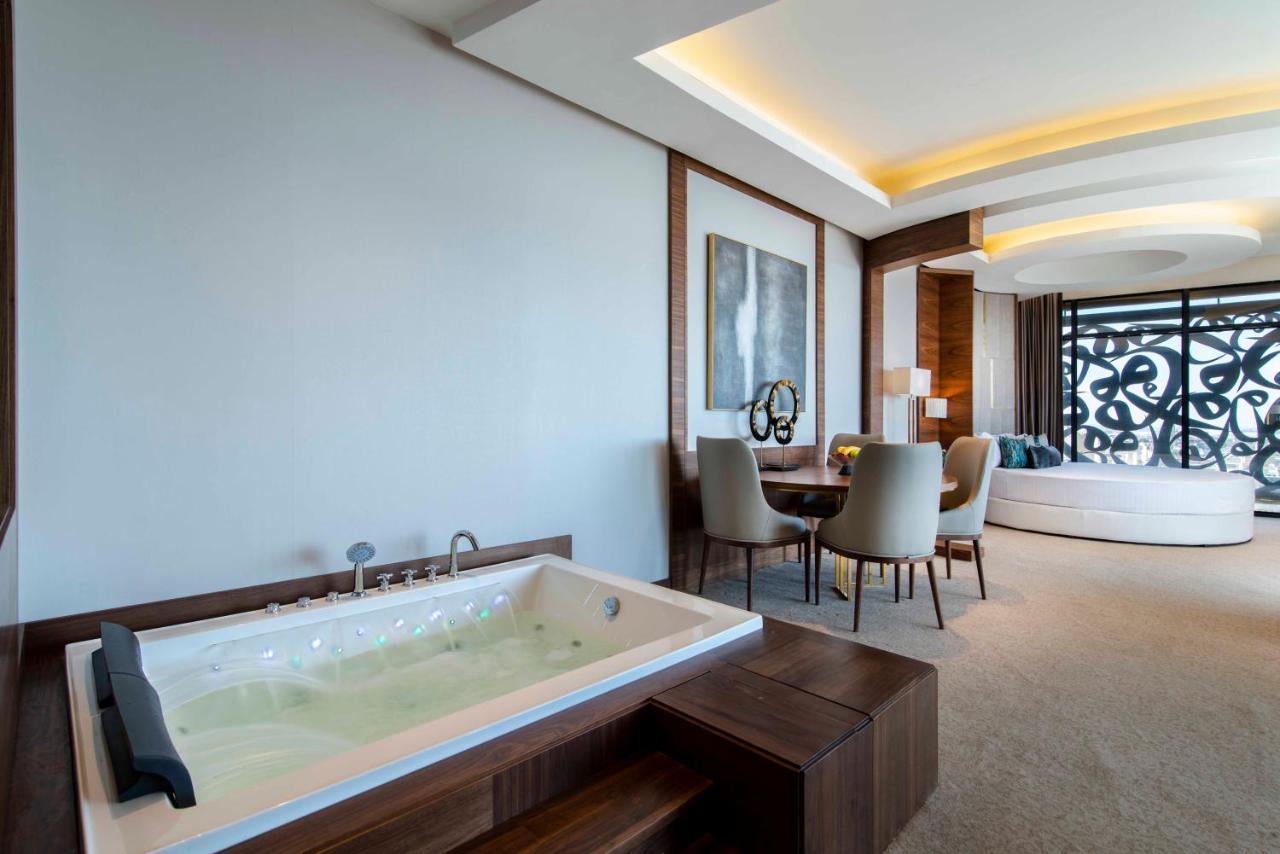Waw Hotel Suites King Abdullah Road Рияд Екстериор снимка