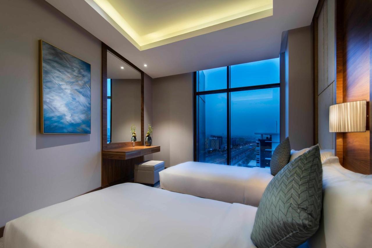 Waw Hotel Suites King Abdullah Road Рияд Екстериор снимка